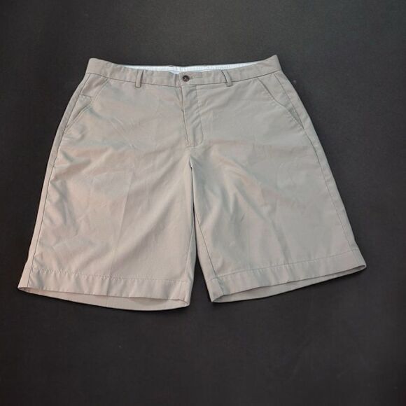 Greg Norman Men’s 9.5” Flat Front Shorts (36) - Picture 1 of 5